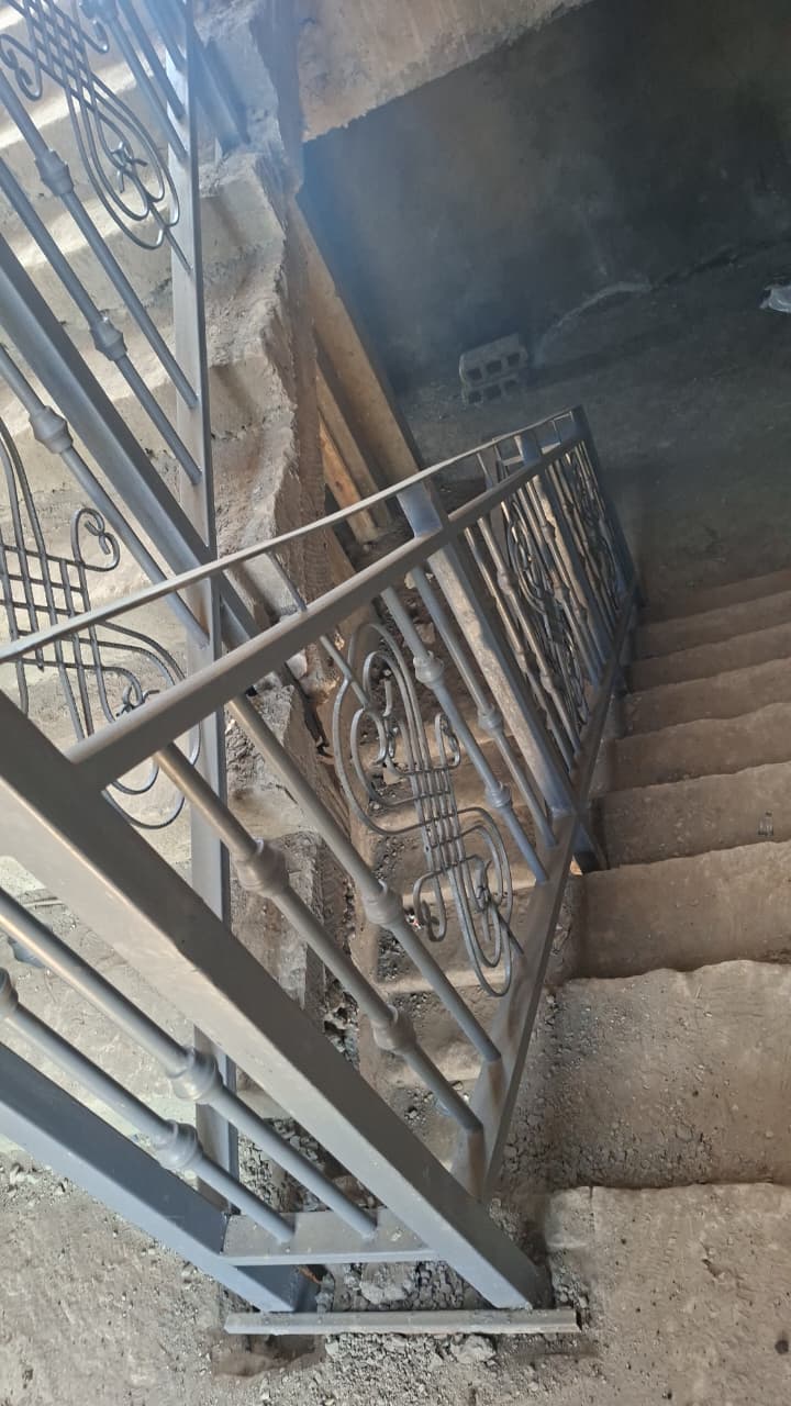 Polished stainless steel staircase and balcony railings